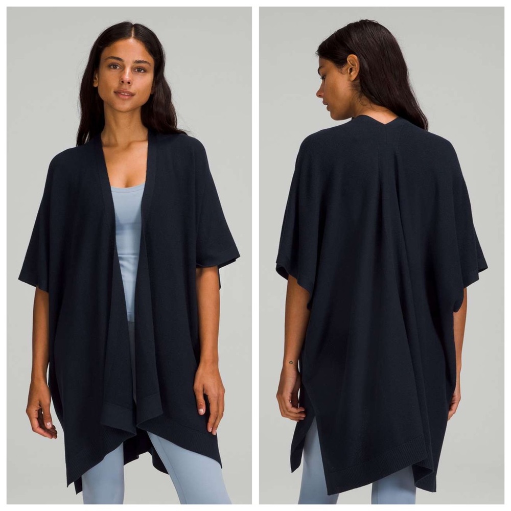 Lululemon Merino Wool Short Sleeve Wrap in True Navy Size Medium/Large